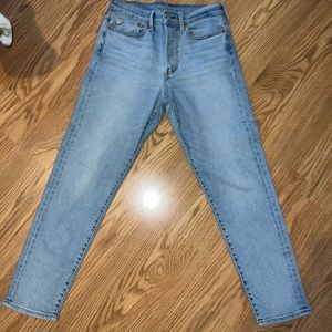 Levi’s Wedgie Fit Ankle Jeans (Light Wash) (Size 28)